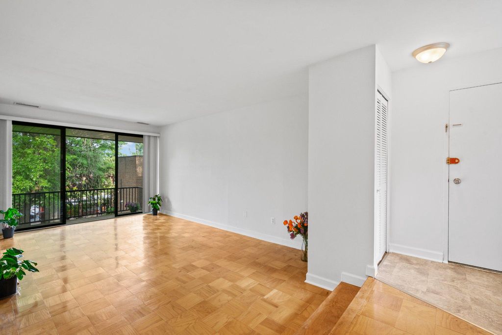 Image 2 of property listing at 9804 GEORGIA AVE #23-302, Silver Spring, MD 20902