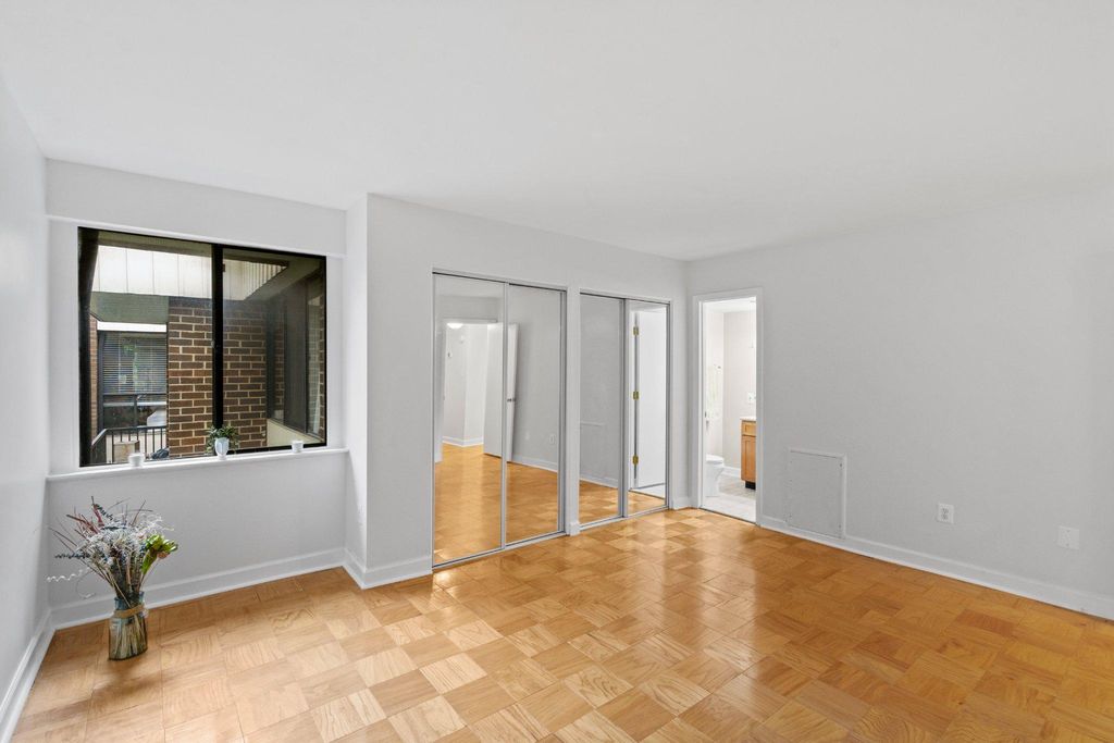 Image 11 of property listing at 9804 GEORGIA AVE #23-302, Silver Spring, MD 20902