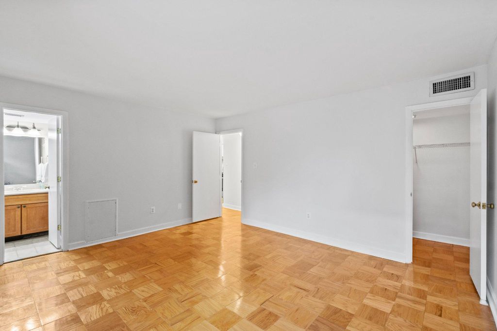 Image 12 of property listing at 9804 GEORGIA AVE #23-302, Silver Spring, MD 20902