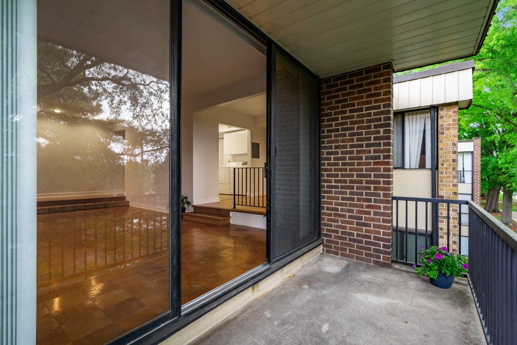 Image 16 of property listing at 9804 GEORGIA AVE #23-302, Silver Spring, MD 20902