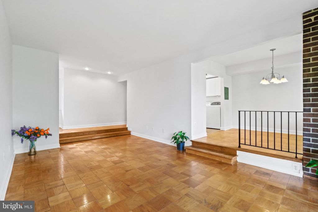 Image 3 of property listing at 9804 GEORGIA AVE #23-302, Silver Spring, MD 20902