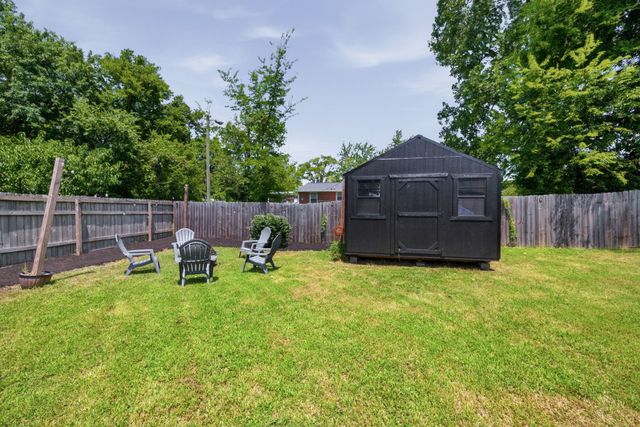 424 Kingview Ct, Nashville, TN 37218