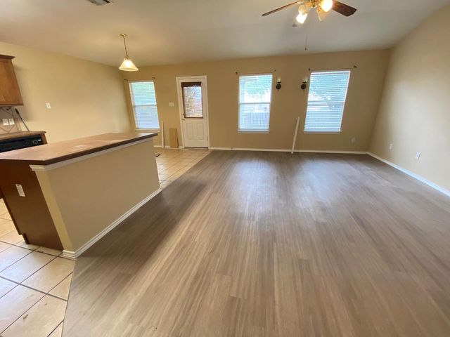 258 Western DR, Kyle, TX 78640