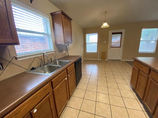 258 Western DR, Kyle, TX 78640