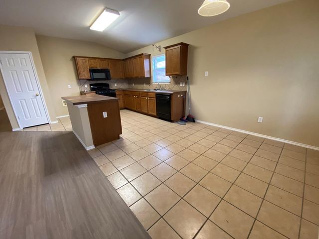 258 Western DR, Kyle, TX 78640