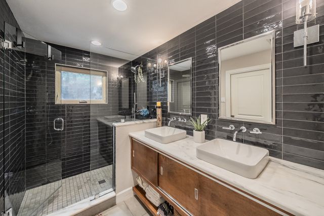 4105 Shady Valley Court, Arlington, TX 76013