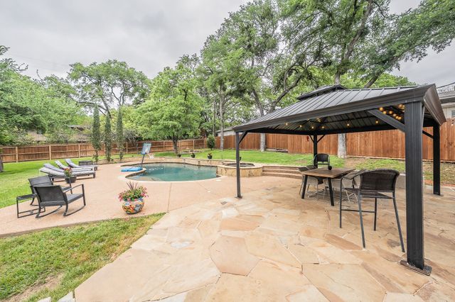 4105 Shady Valley Court, Arlington, TX 76013