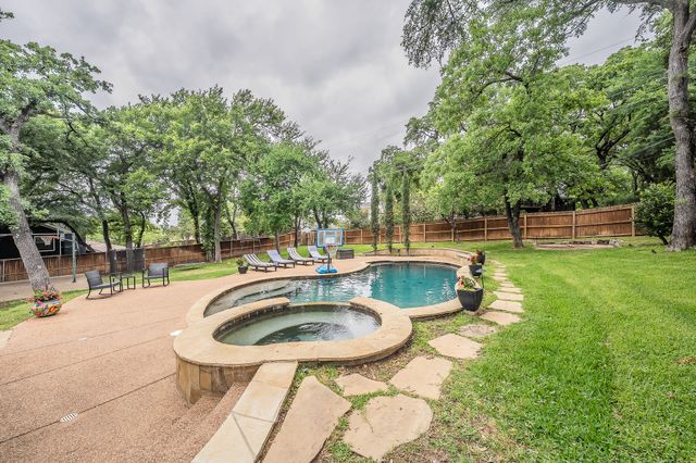 4105 Shady Valley Court, Arlington, TX 76013