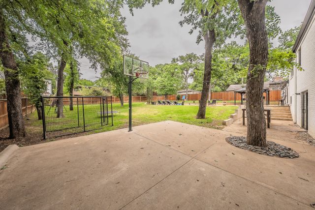 4105 Shady Valley Court, Arlington, TX 76013