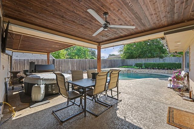 9820 W Shore Drive, Willis, TX 77318