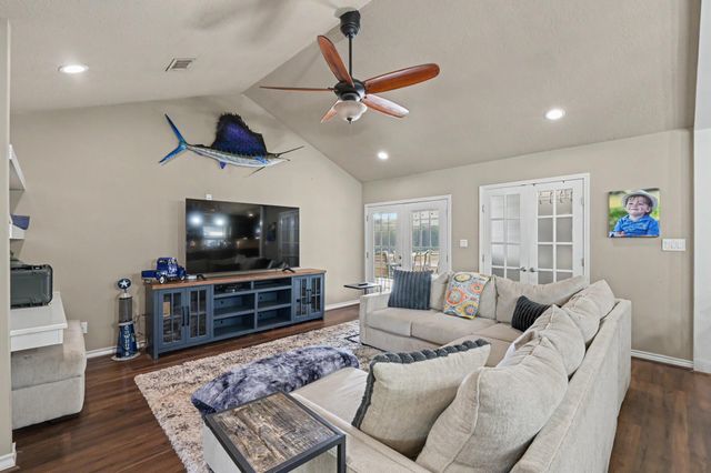 9820 W Shore Drive, Willis, TX 77318