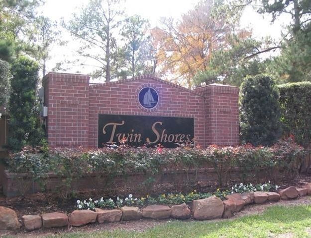 9820 W Shore Drive, Willis, TX 77318