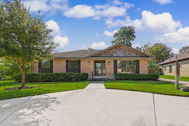 9820 W Shore Drive, Willis, TX 77318