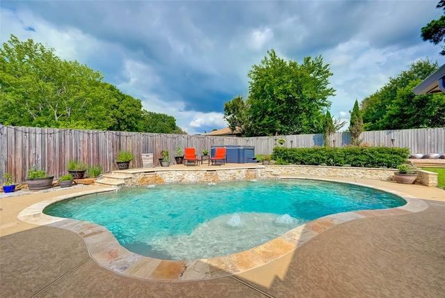 9820 W Shore Drive, Willis, TX 77318