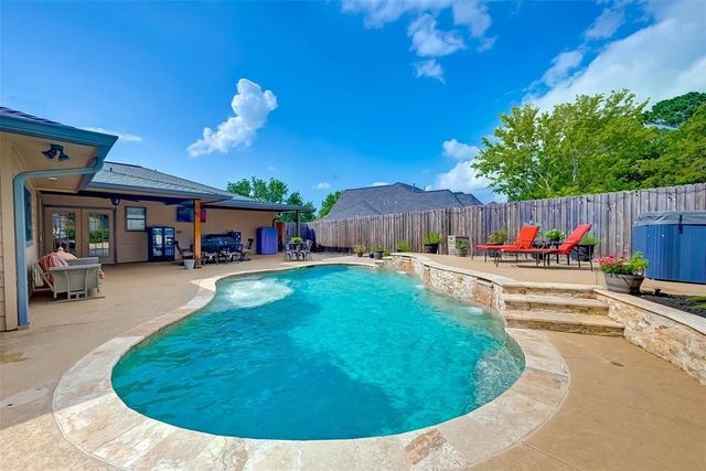 9820 W Shore Drive, Willis, TX 77318