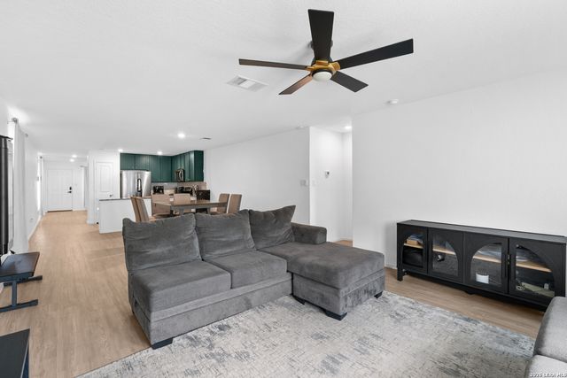 2818 MILLIKAN DR, Converse, TX 78109