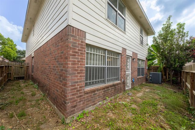 8226 Gold Tee Drive, Houston, TX 77036