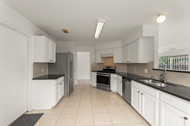 8226 Gold Tee Drive, Houston, TX 77036