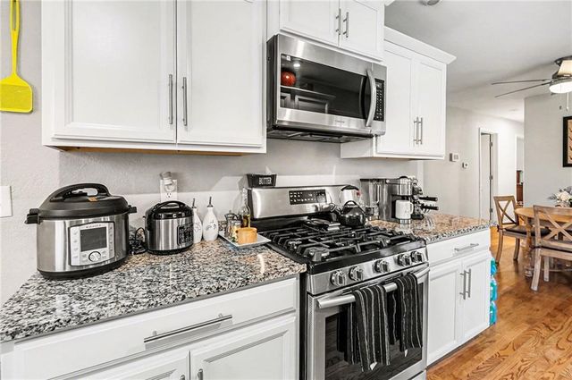 1810 N 94th Street, Kansas City, KS 66112