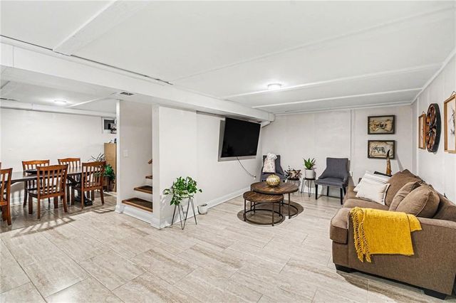 1810 N 94th Street, Kansas City, KS 66112