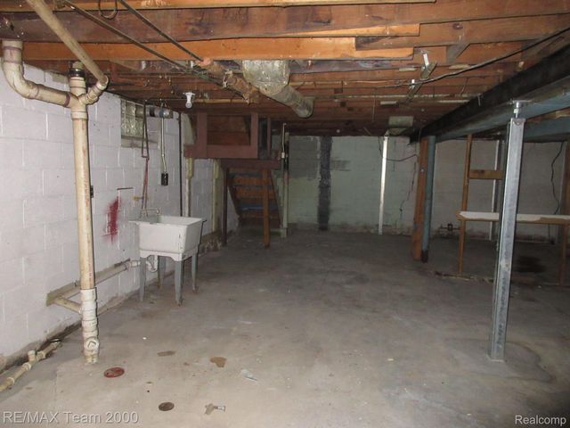 1848 Garfield Avenue, Lincoln Park, MI 48146