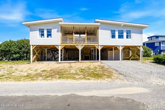 3929 W Dolphin Drive, Oak Island, NC 28465