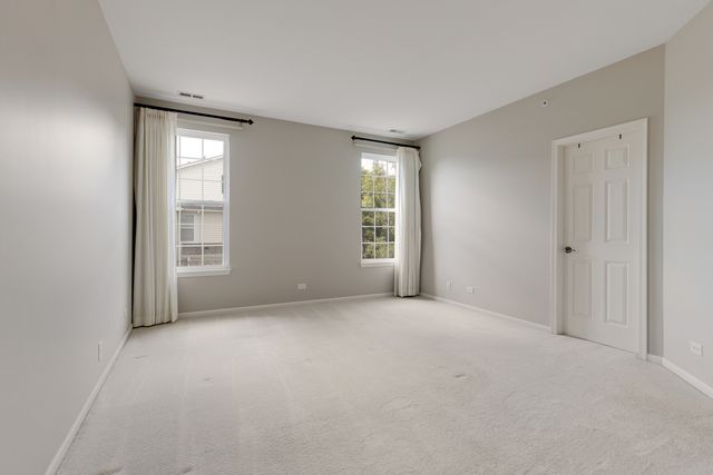 1376 Scarboro Road 1003, Schaumburg, IL 60193