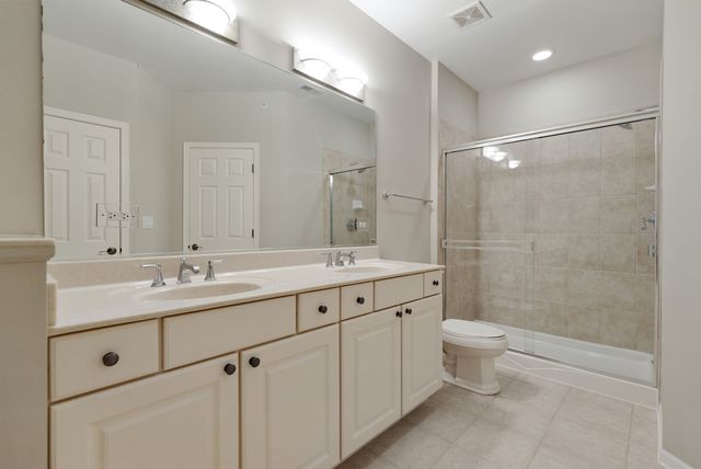 1376 Scarboro Road 1003, Schaumburg, IL 60193