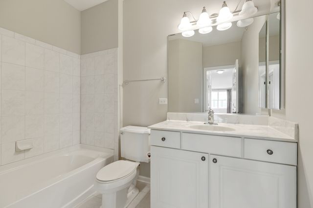 1376 Scarboro Road 1003, Schaumburg, IL 60193