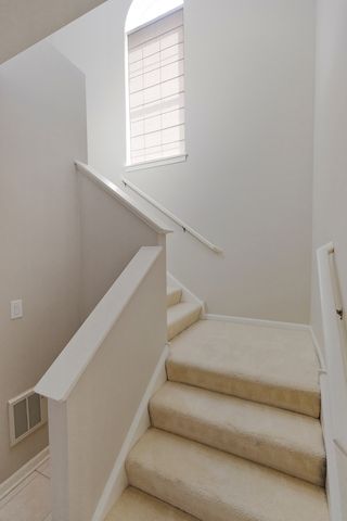 1376 Scarboro Road 1003, Schaumburg, IL 60193