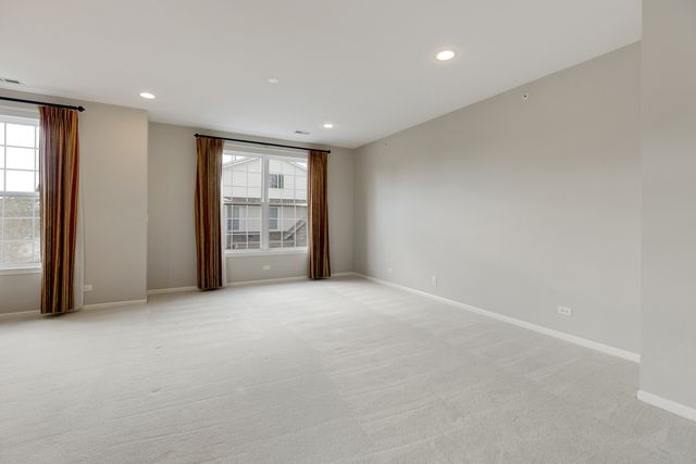 1376 Scarboro Road 1003, Schaumburg, IL 60193
