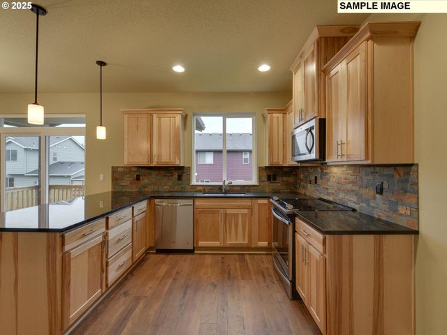 779 Ne SALING Dr E 93, Estacada, OR 97023