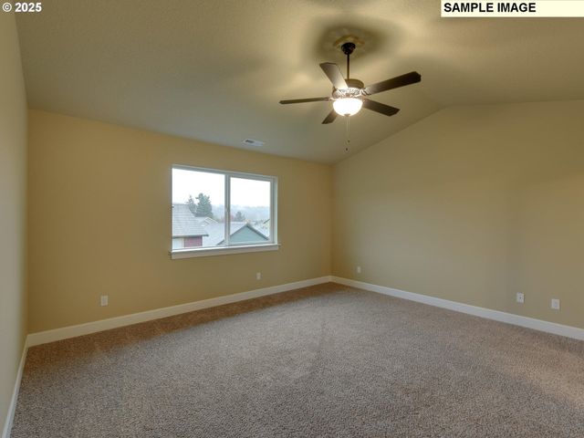 779 Ne SALING Dr E 93, Estacada, OR 97023