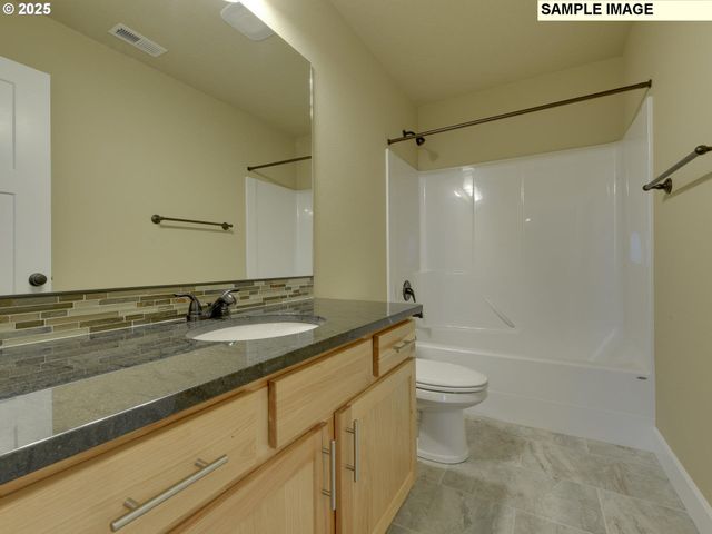 779 Ne SALING Dr E 93, Estacada, OR 97023