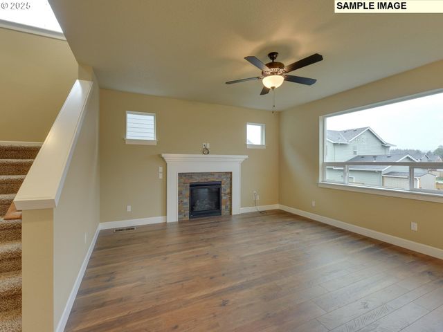 779 Ne SALING Dr E 93, Estacada, OR 97023