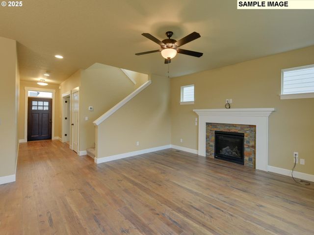 779 Ne SALING Dr E 93, Estacada, OR 97023