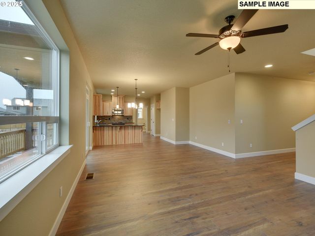 779 Ne SALING Dr E 93, Estacada, OR 97023