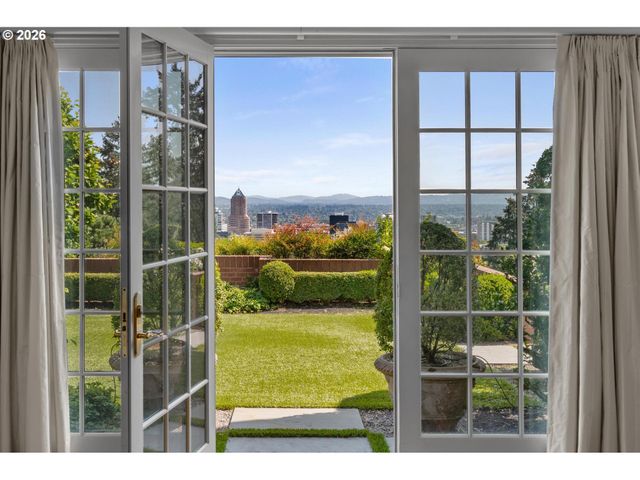 1784 Sw MONTGOMERY Dr, Portland, OR 97201