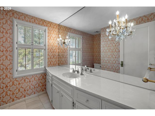 1784 Sw MONTGOMERY Dr, Portland, OR 97201