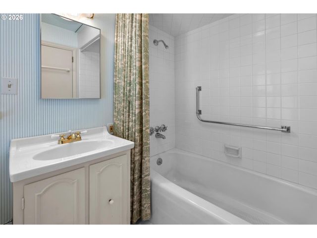 1784 Sw MONTGOMERY Dr, Portland, OR 97201