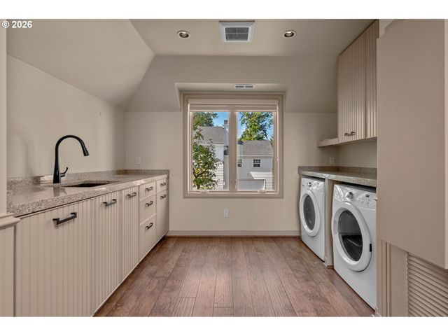 1784 Sw MONTGOMERY Dr, Portland, OR 97201