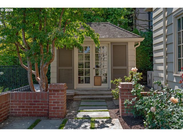 1784 Sw MONTGOMERY Dr, Portland, OR 97201