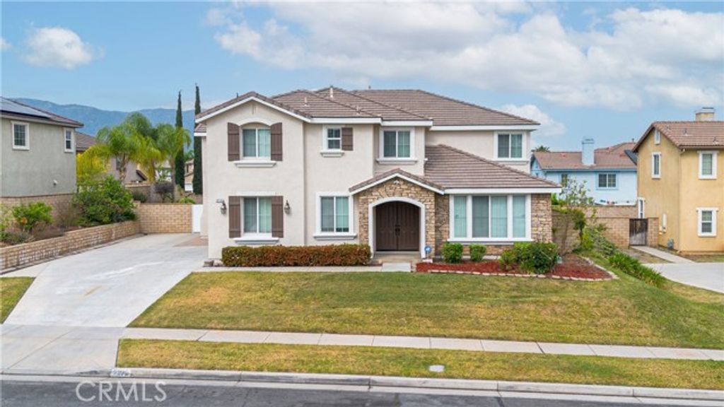 2272 Mary Clare Street, Corona, CA 92882