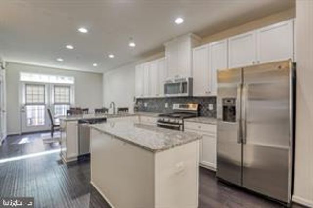 296 WOOD TRESTLE TER SE, Leesburg, VA 20175