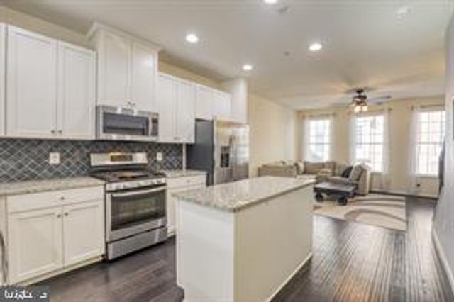 296 WOOD TRESTLE TER SE, Leesburg, VA 20175