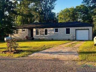 802 Pamela Dr, Marshall, TX 75672