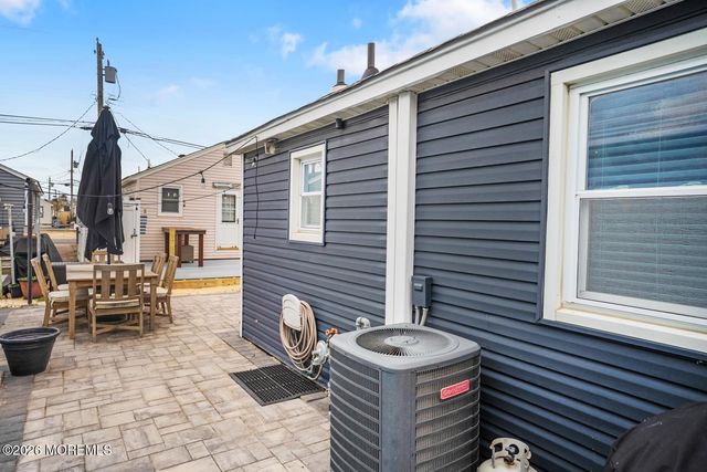 26 5th Lane, South Seaside Park, NJ 08752