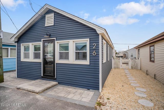 26 5th Lane, South Seaside Park, NJ 08752
