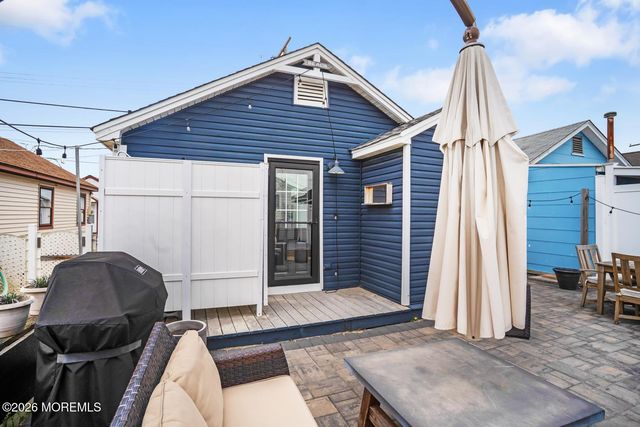 26 5th Lane, South Seaside Park, NJ 08752