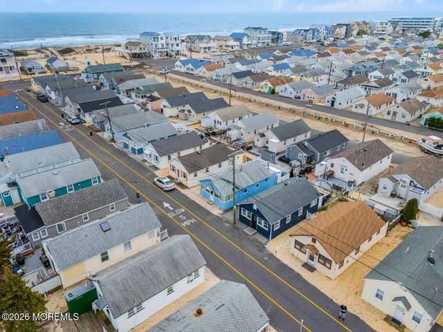 26 5th Lane, South Seaside Park, NJ 08752
